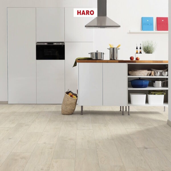 537368_haro_laminatboden_landhausdiele_4v_eiche_sicilia_weiss_authentic_matt_01