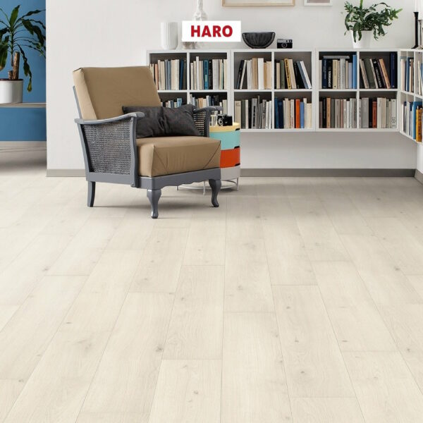 538689_haro_laminatboden_landhausdiele_4v_eiche_emilia_weiss_authentic_soft_01