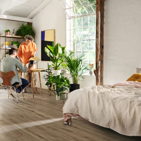 548928_Laminatboden_NKL_32_LA_4V_Eiche_Calla_puro_Int01 (1)